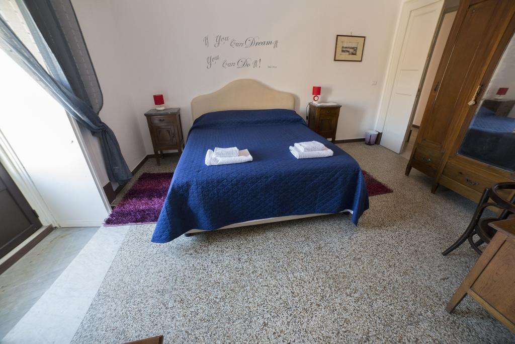 Casa Alcala Deluxe Hotel Catania Room photo