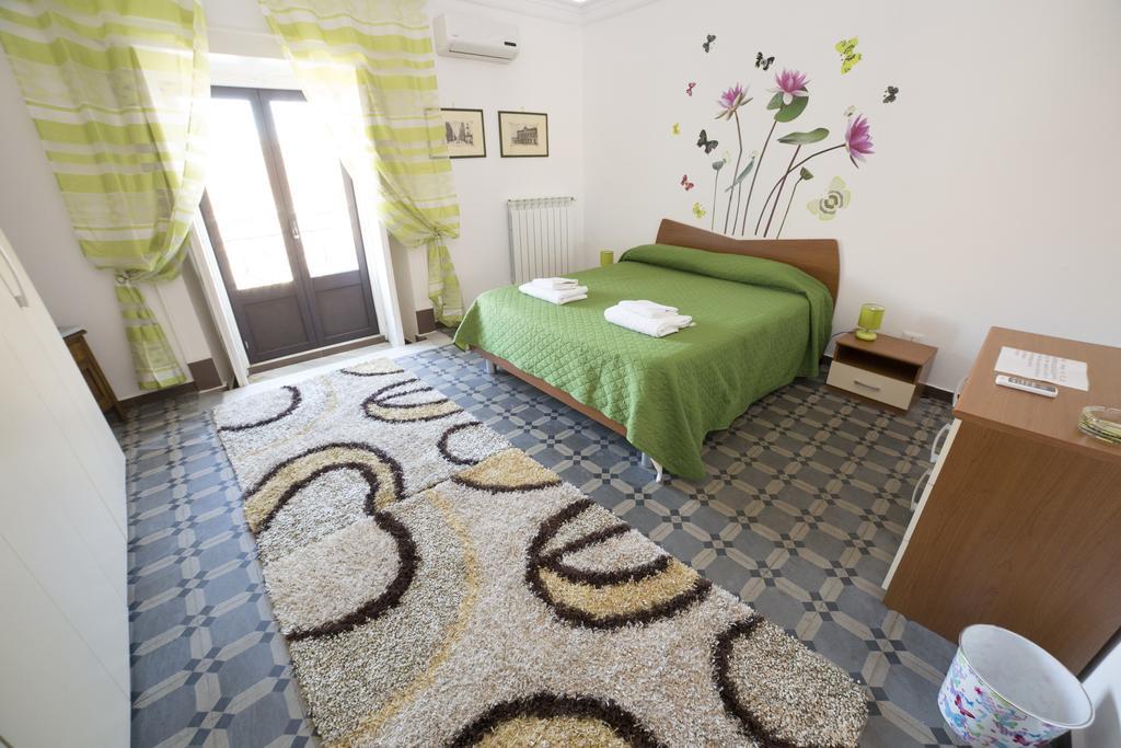 Casa Alcala Deluxe Hotel Catania Room photo