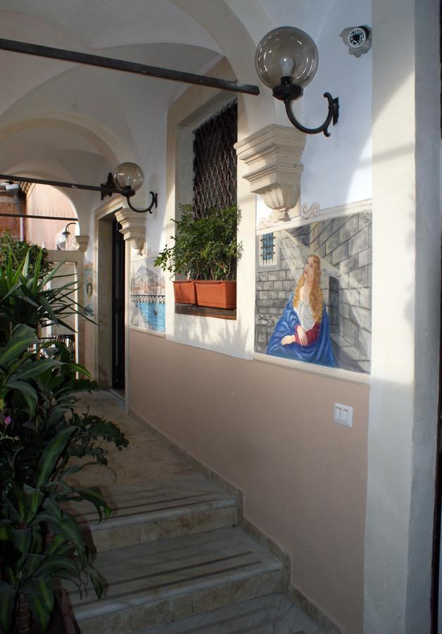 Casa Alcala Deluxe Hotel Catania Exterior photo